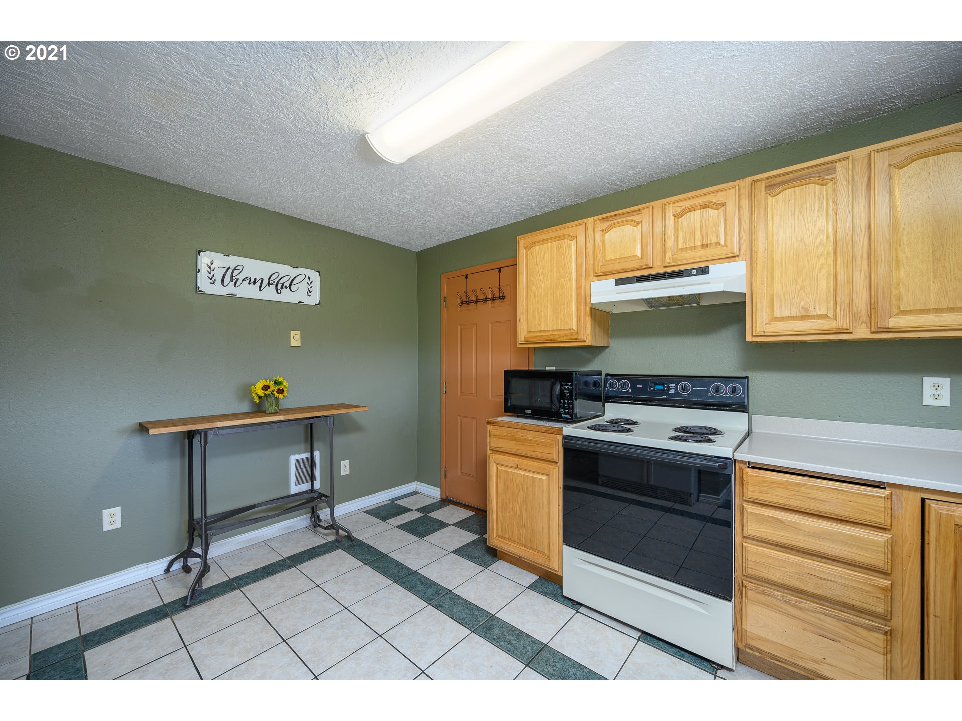 6920 Southeast Wallace Road Dayton, OR 97114 - Photo 7 of 30 Gallery Image 7