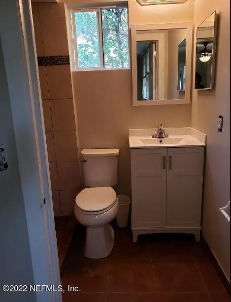 5205 Bragg Road Jacksonville, FL 32254 - Photo 13 of 19 Bathroom