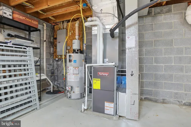 a view of walk in closet