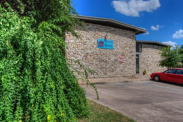 $1,500 | 3011 Whitis Avenue, Unit 106, Austin, TX 78705