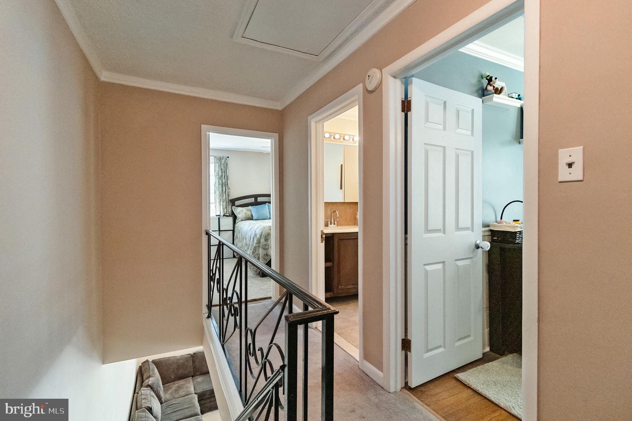 21 Waverly Road Havertown, PA 19083 - Photo 13 of 26 Upstairs Hallway