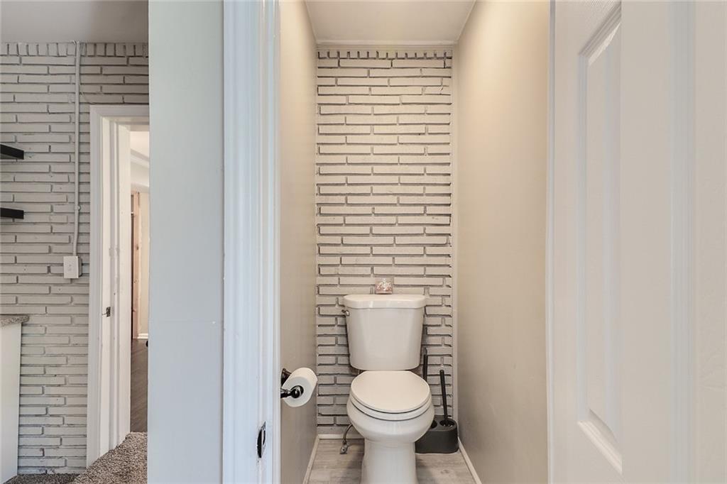 60 Hardeman Road, Unit A Sandy Springs, GA 30342 - Photo 11 of 39