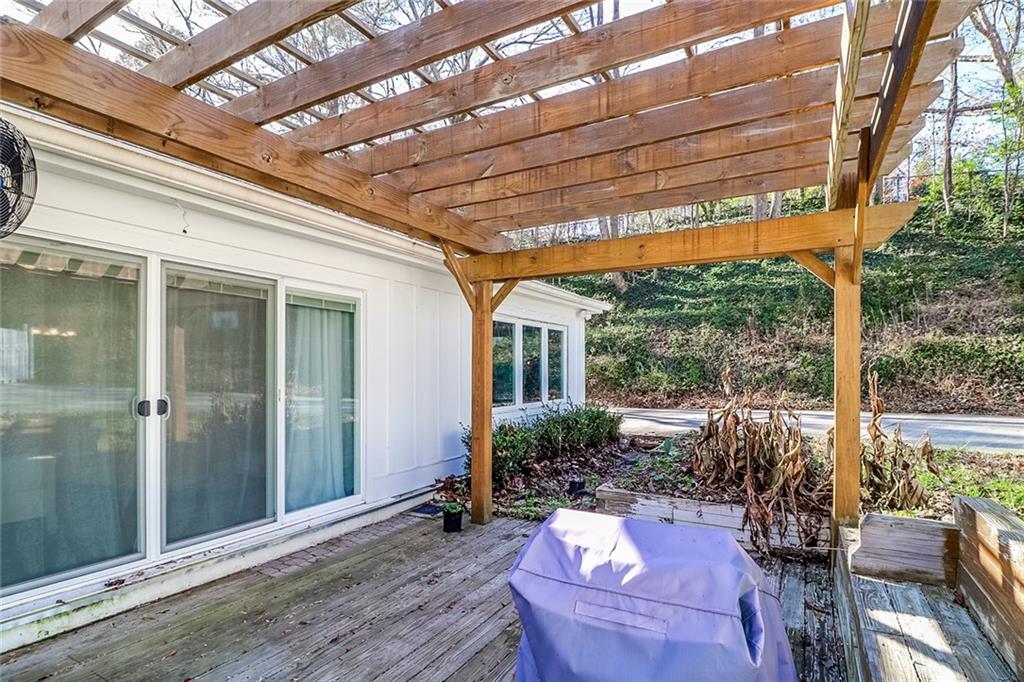 60 Hardeman Road, Unit A Sandy Springs, GA 30342 - Photo 34 of 39