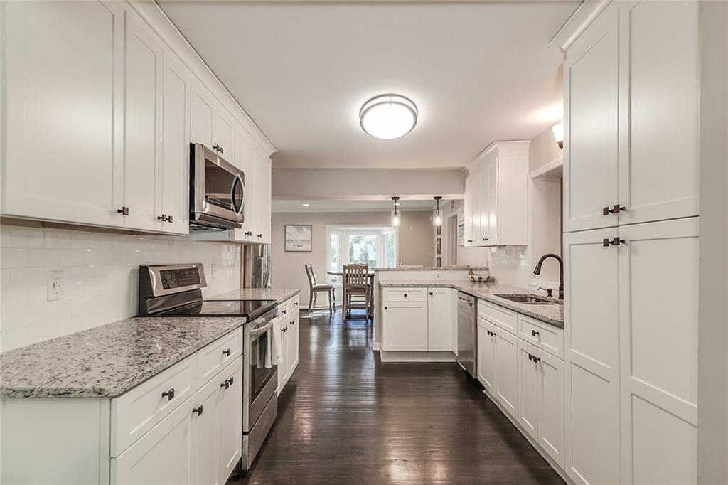 60 Hardeman Road, Unit A Sandy Springs, GA 30342 - Photo 8 of 39