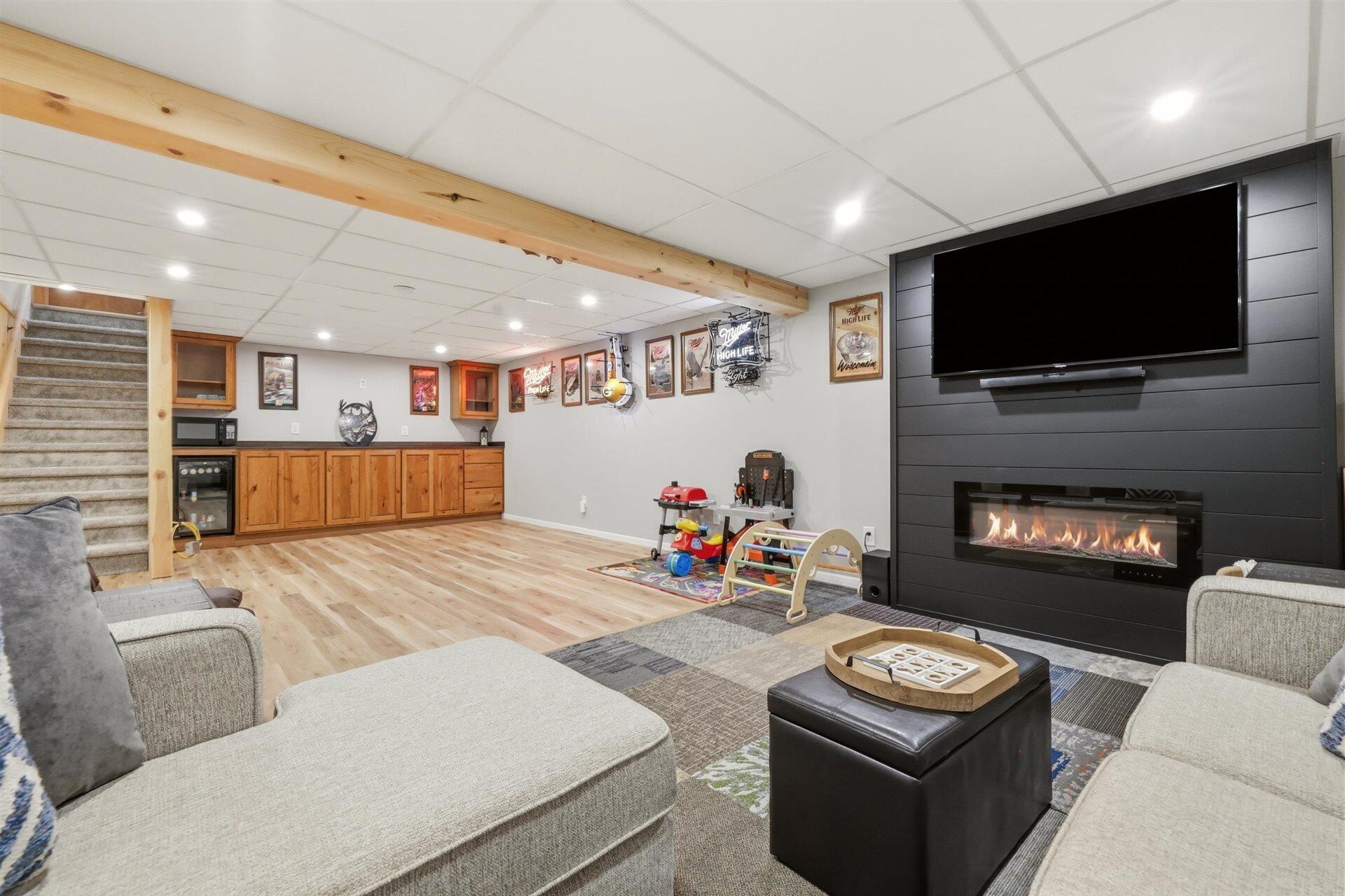 11610 West Sunnybrook Road Franklin, WI 53132 - Photo 20 of 34 Beautiful Rec Room