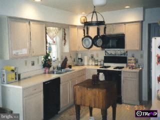 1076 Spencer Road Downingtown, PA 19335 - Photo 4 of 6 Gallery Image 4