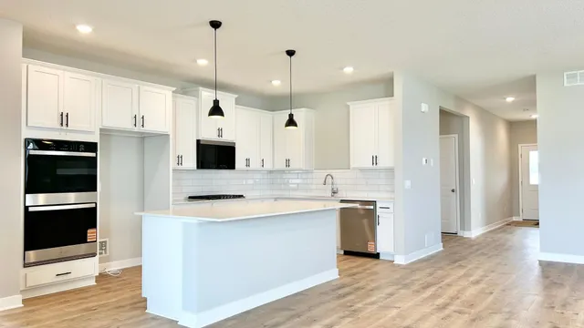 $523,000 | 2483 Marsh View, Shakopee, MN 55379