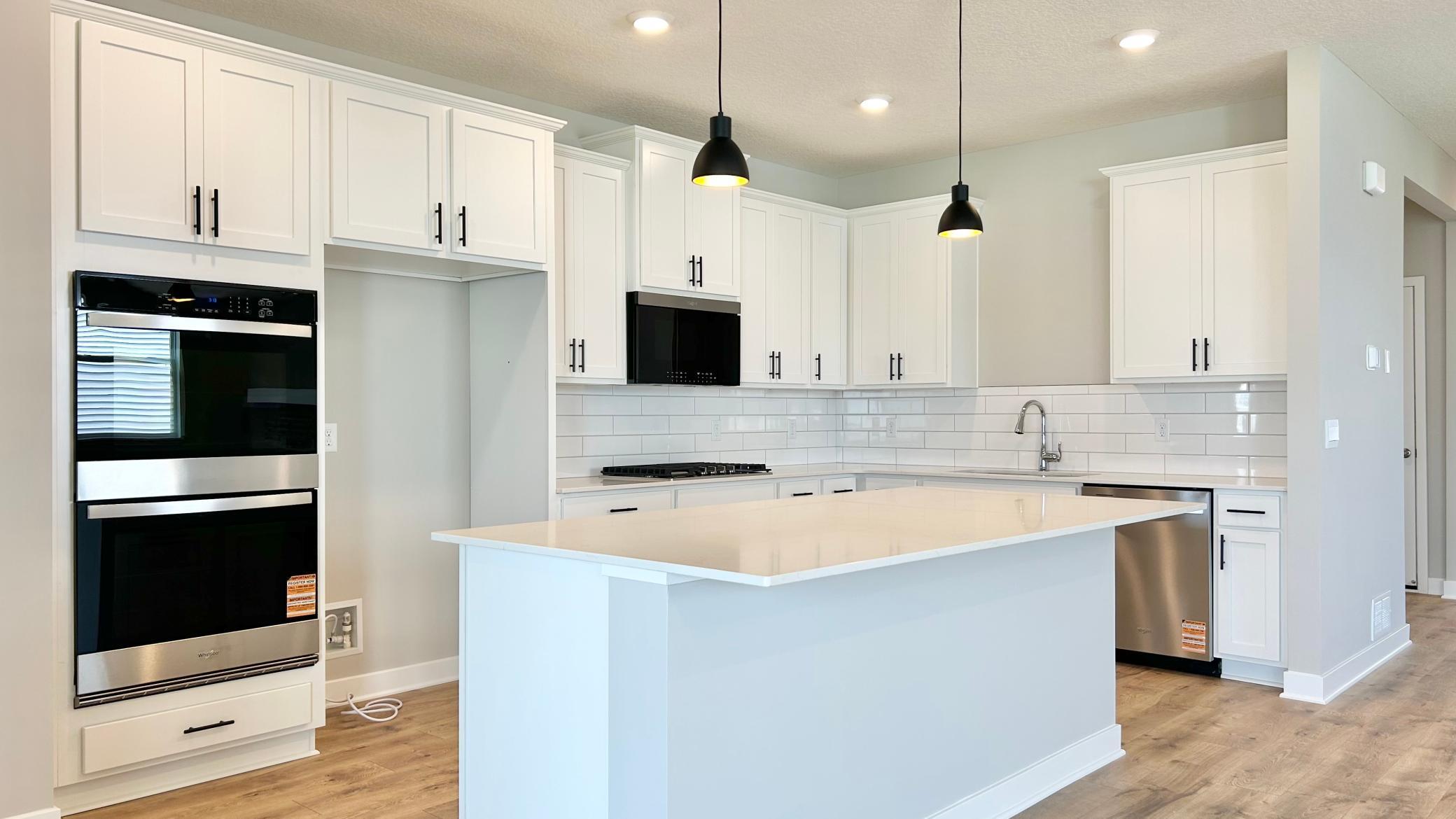 2483 Marsh View Shakopee, MN 55379 - Photo 3 of 17