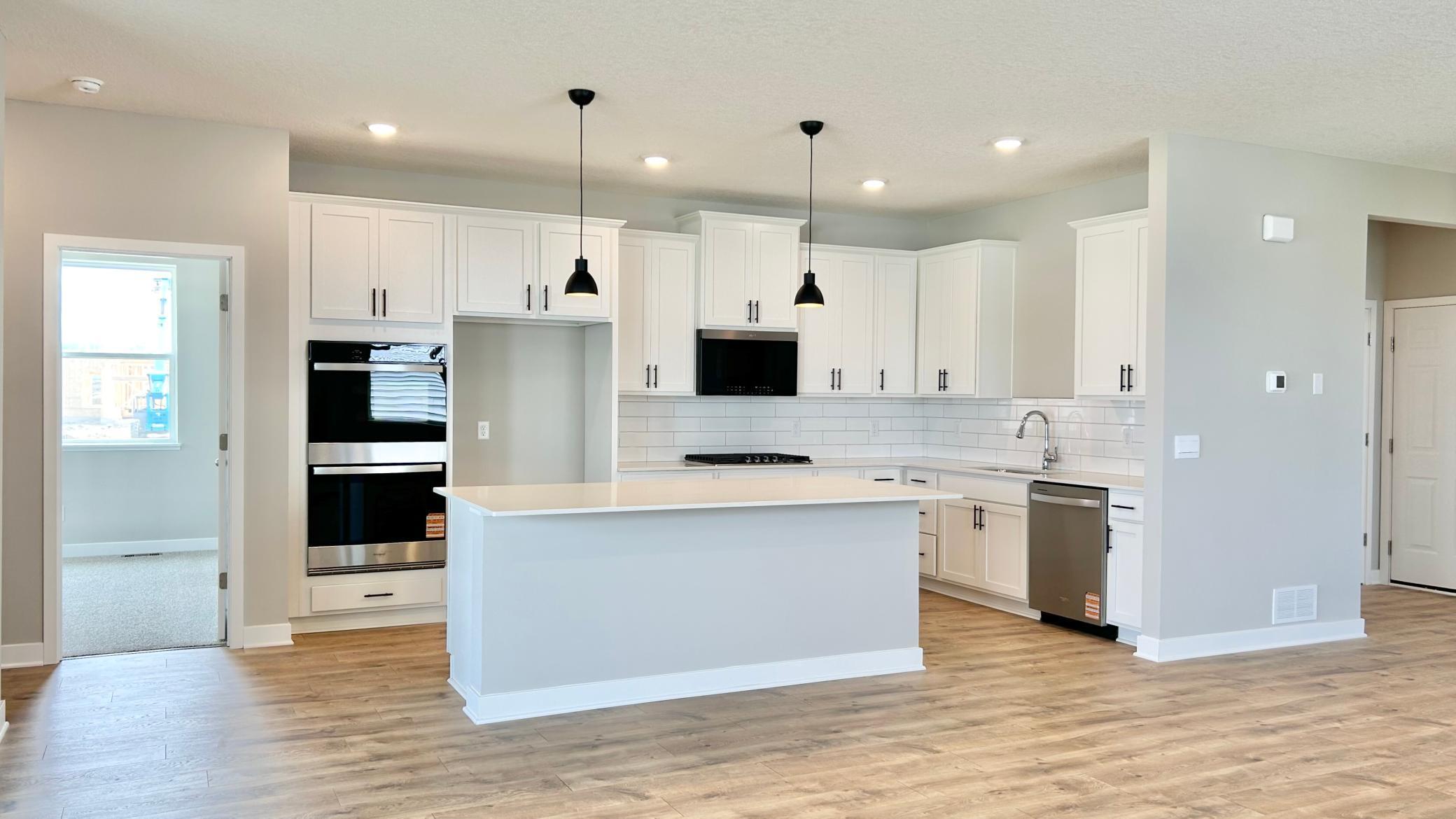 2483 Marsh View Shakopee, MN 55379 - Photo 6 of 17