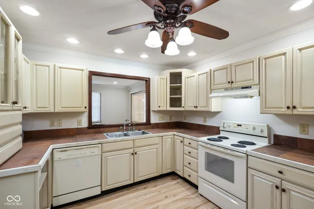 $260,000 | 11830 Civic Circle, Mooresville, IN 46158