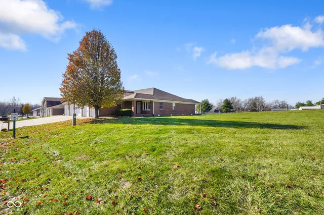 $260,000 | 11830 Civic Circle, Mooresville, IN 46158