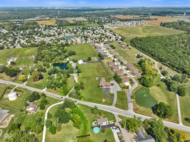 $260,000 | 11830 Civic Circle, Mooresville, IN 46158