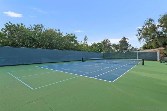 a view of a tennis court