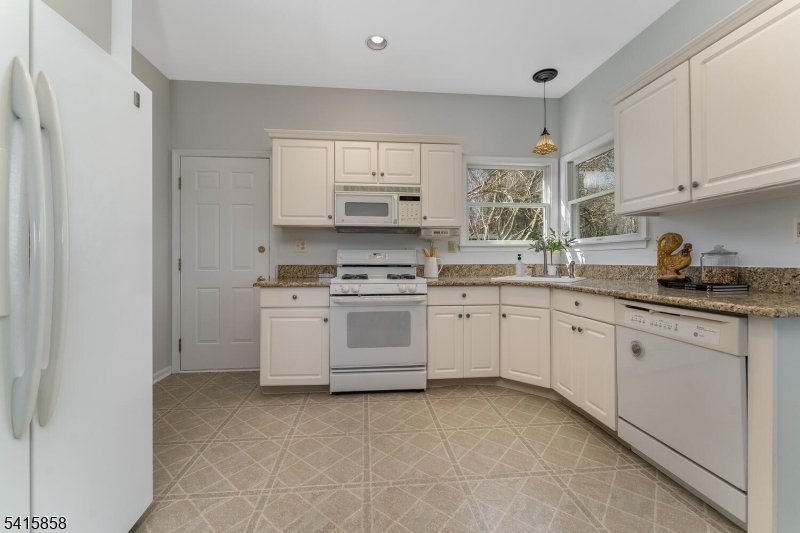 23 Rymon Road Washington, NJ 07882 - Photo 13 of 33