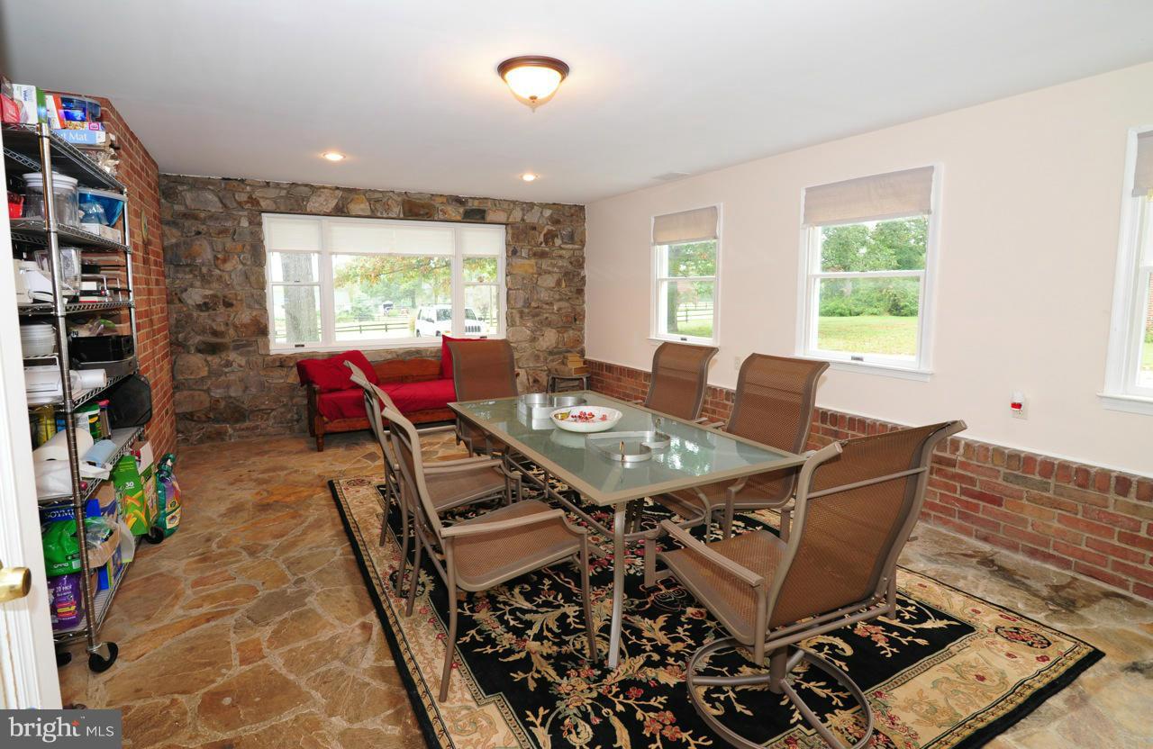 18892 Airmont Road Purcellville, VA 20132 - Photo 2 of 29 Interior (General)