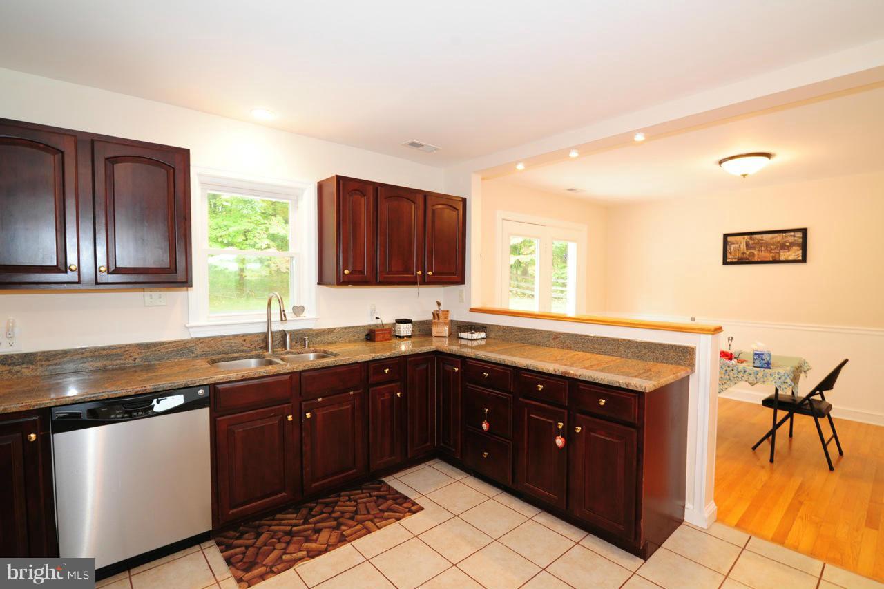 18892 Airmont Road Purcellville, VA 20132 - Photo 11 of 29 Kitchen