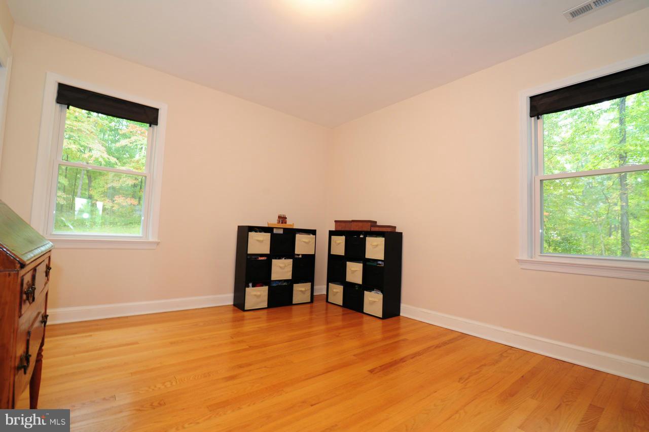 18892 Airmont Road Purcellville, VA 20132 - Photo 12 of 29 Bedroom