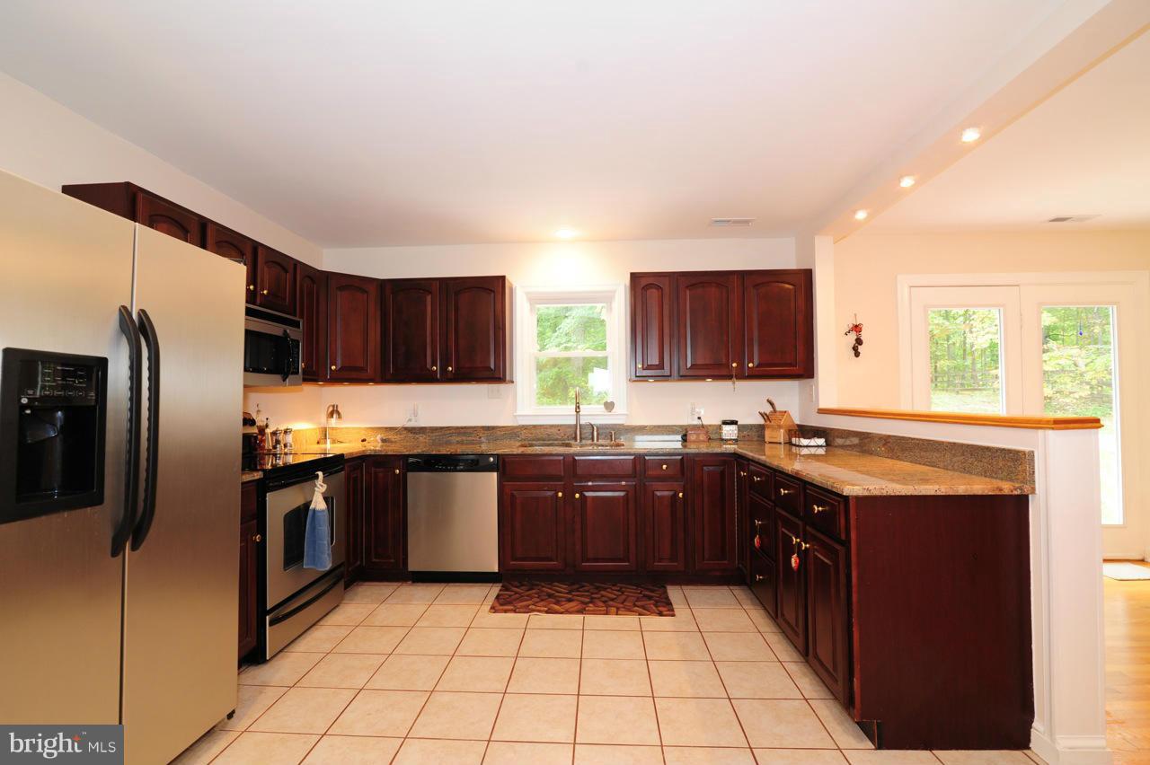 18892 Airmont Road Purcellville, VA 20132 - Photo 10 of 29 Kitchen