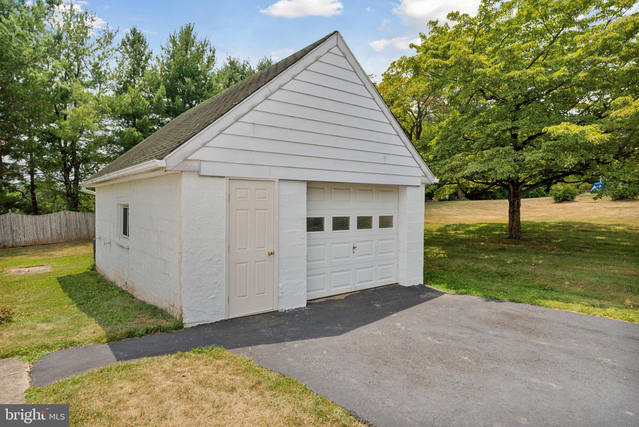 416 Vaughn Road Royersford, PA 19468 - Photo 4 of 34 Gallery Image 4