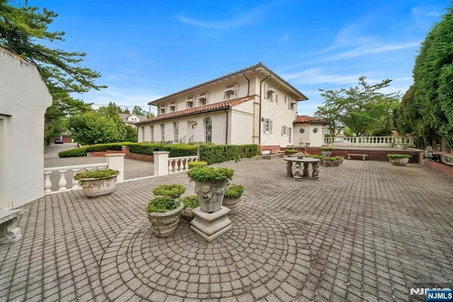 $2,180,000 | 600 Doremus Avenue, Glen Rock, NJ 07452