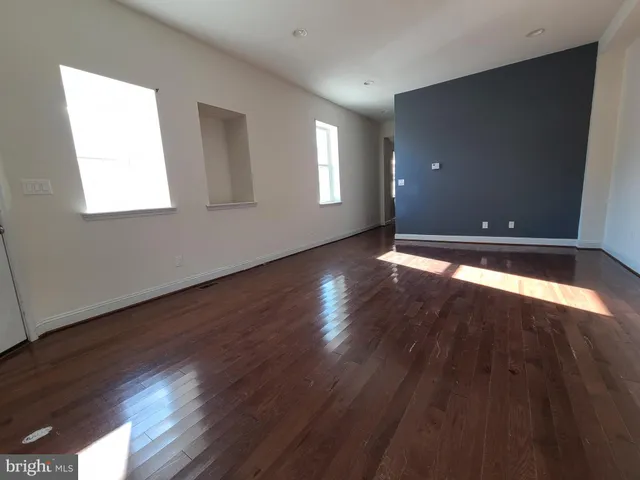 $2,795 | 250 South Washington Street, Baltimore, MD 21231