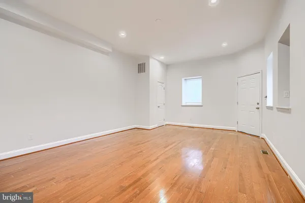 $2,795 | 250 South Washington Street, Baltimore, MD 21231