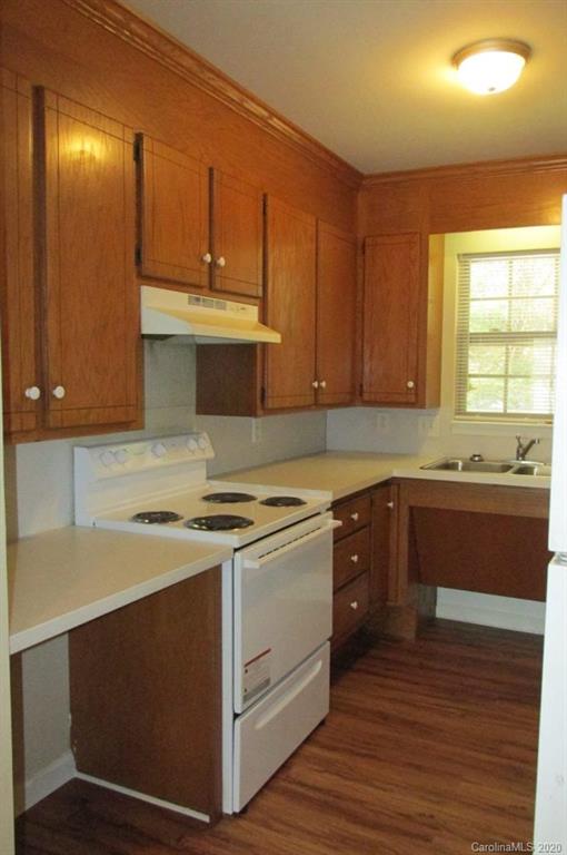 332 11th Street Southwest, Unit B Hickory, NC 28602 - Photo 3 of 10