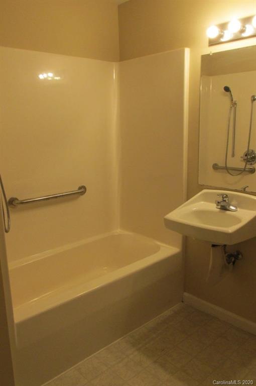 332 11th Street Southwest, Unit B Hickory, NC 28602 - Photo 5 of 10