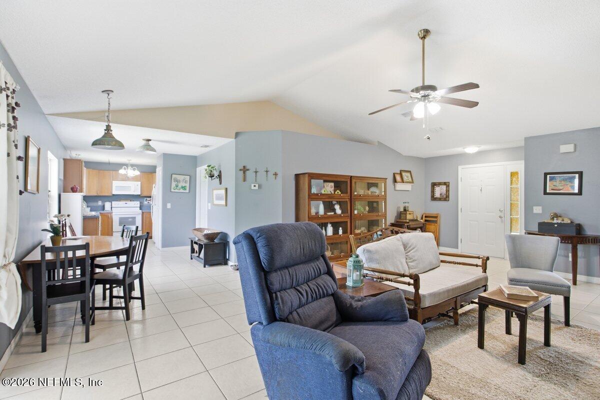 444 Island View Circle St. Augustine, FL 32095 - Photo 2 of 12 Living Room 3