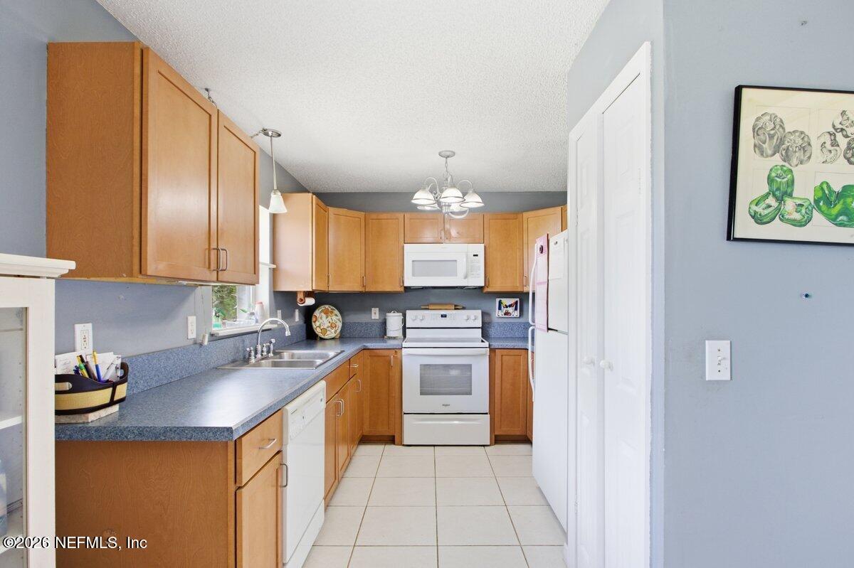 444 Island View Circle St. Augustine, FL 32095 - Photo 5 of 12 Kitchen