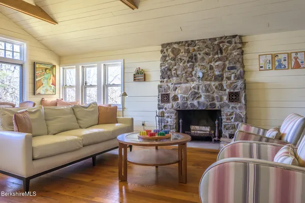 $2,998,000 | 11 Mahkeenac Terrace, Stockbridge, MA 01262