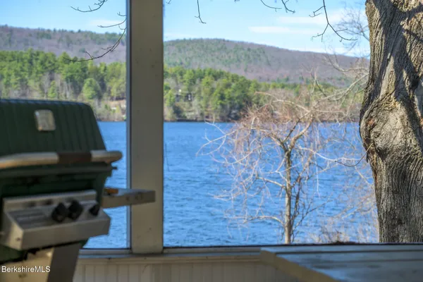 $2,998,000 | 11 Mahkeenac Terrace, Stockbridge, MA 01262