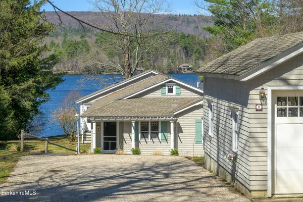$2,998,000 | 11 Mahkeenac Terrace, Stockbridge, MA 01262