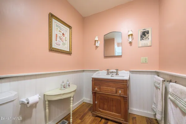 $2,998,000 | 11 Mahkeenac Terrace, Stockbridge, MA 01262