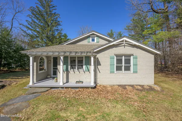 $2,998,000 | 11 Mahkeenac Terrace, Stockbridge, MA 01262