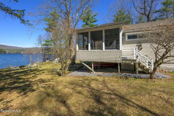 $2,998,000 | 11 Mahkeenac Terrace, Stockbridge, MA 01262
