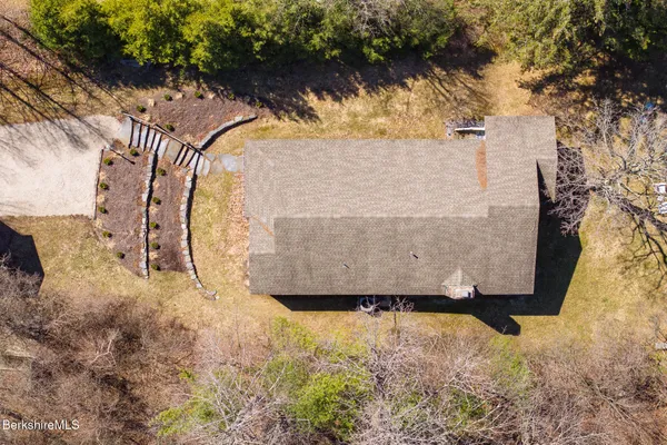 $2,998,000 | 11 Mahkeenac Terrace, Stockbridge, MA 01262