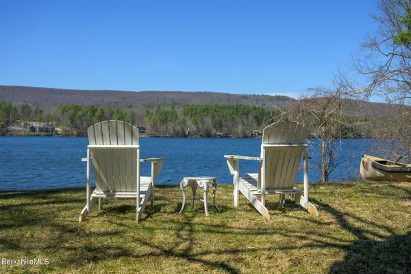 $2,998,000 | 11 Mahkeenac Terrace, Stockbridge, MA 01262