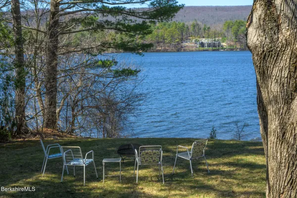 $2,998,000 | 11 Mahkeenac Terrace, Stockbridge, MA 01262