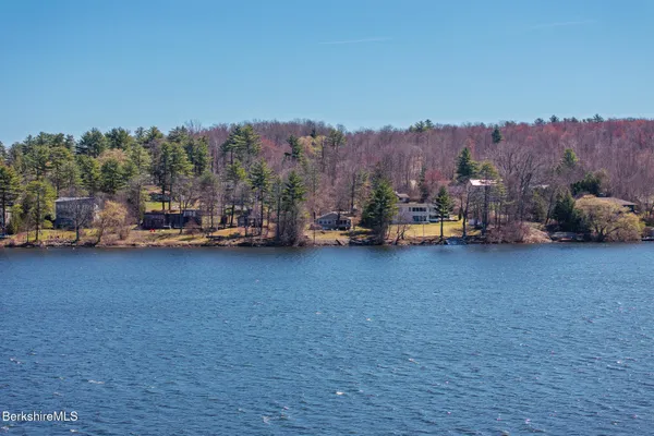 $2,998,000 | 11 Mahkeenac Terrace, Stockbridge, MA 01262