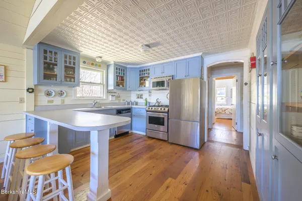 $2,998,000 | 11 Mahkeenac Terrace, Stockbridge, MA 01262