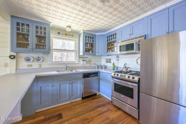 $2,998,000 | 11 Mahkeenac Terrace, Stockbridge, MA 01262