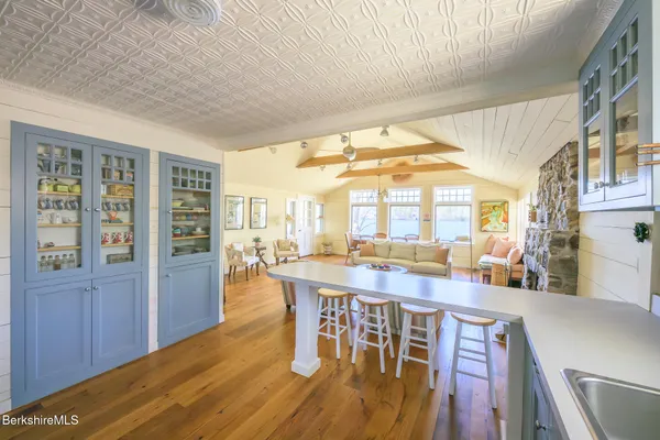 $2,998,000 | 11 Mahkeenac Terrace, Stockbridge, MA 01262