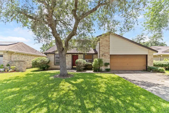$219,000 | 14 Sarita Road, Angleton, TX 77515