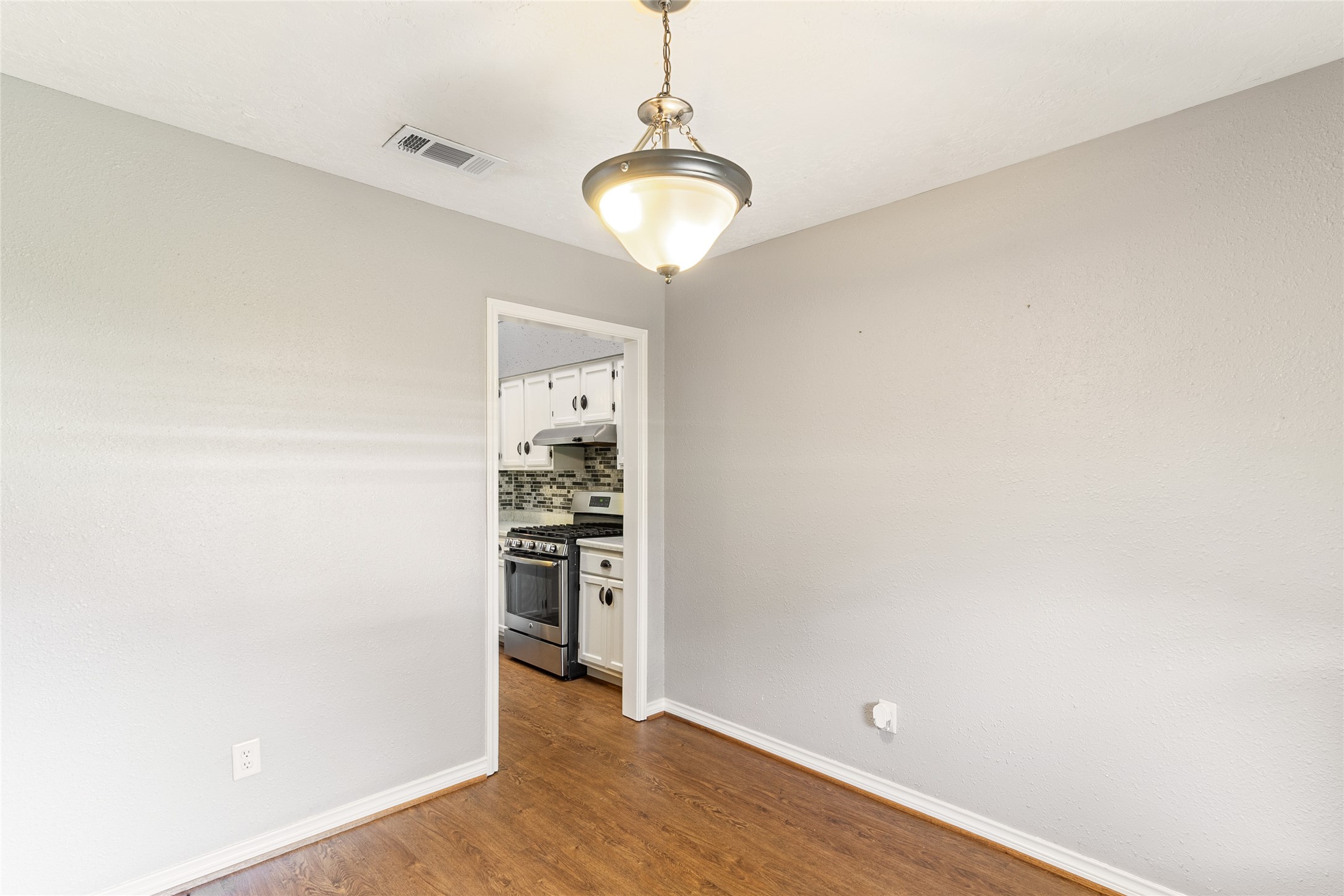 14 Sarita Road Angleton, TX 77515 - Photo 11 of 27 Dining Room
