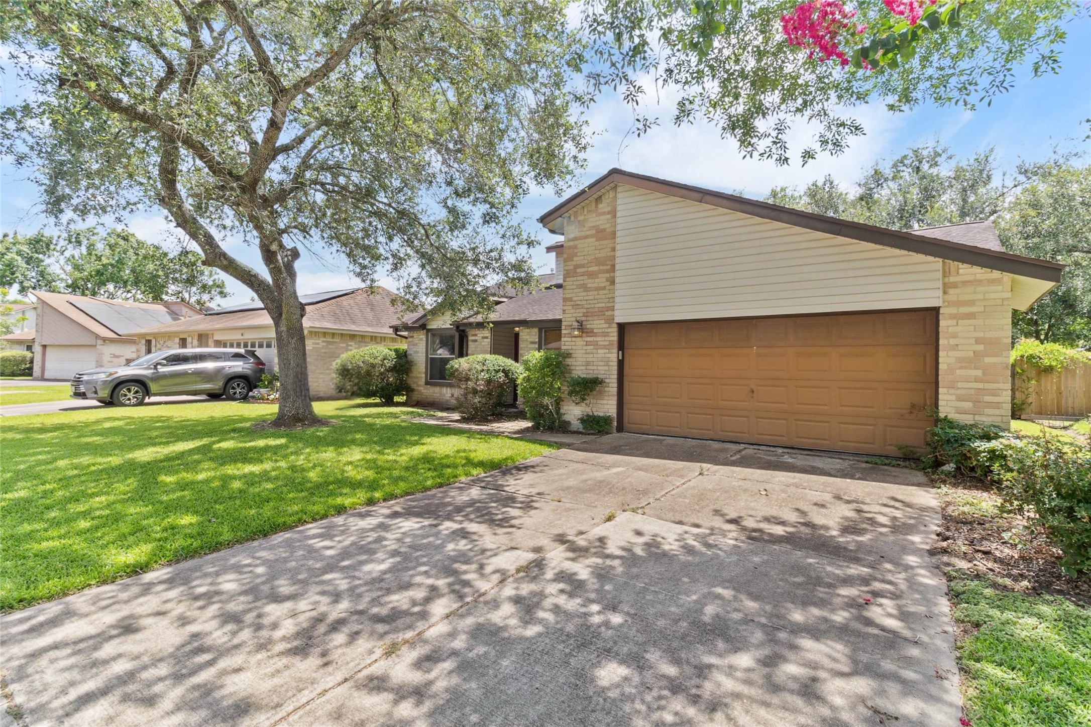 14 Sarita Road Angleton, TX 77515 - Photo 3 of 27