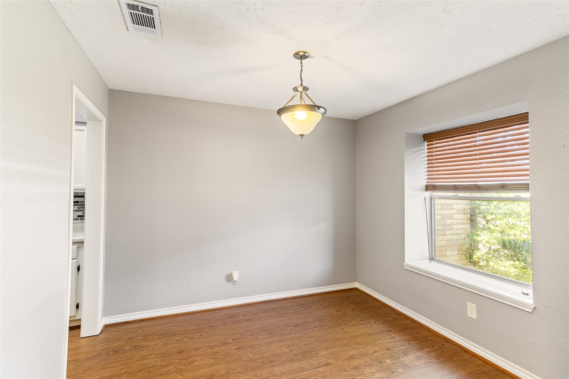 14 Sarita Road Angleton, TX 77515 - Photo 10 of 27 Dining Room