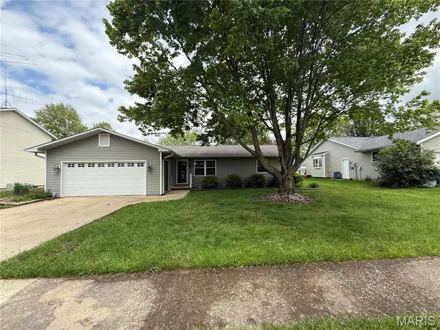 $196,000 | 710 Ash Street, Greenville, IL 62246