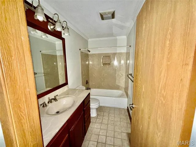 $196,000 | 710 Ash Street, Greenville, IL 62246