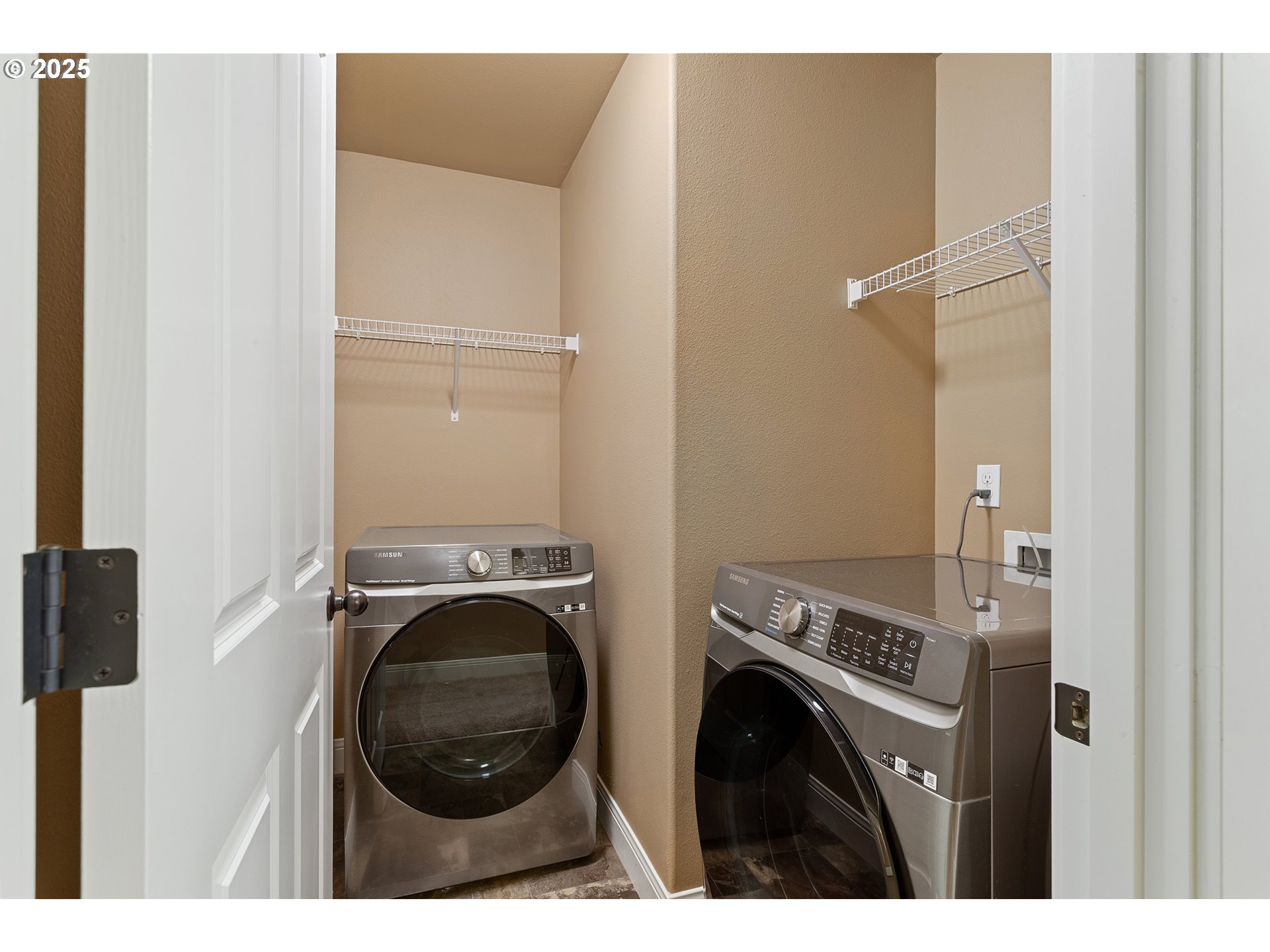 9622 Southwest Everett Terrace Tigard, OR 97223 - Photo 32 of 43 a utility room with dryer and washer